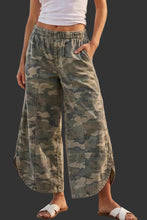 Load image into Gallery viewer, Camo Washed Denim Relaxed Fit Jean