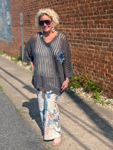 Load image into Gallery viewer, Distressed Star Denim Top
