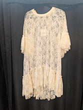 Load image into Gallery viewer, SHEERED LACE TIERED TUNIC TOP