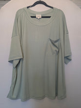 Load image into Gallery viewer, Curvy Mint Ribbed Top