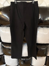 Load image into Gallery viewer, Black Curvy Straight Leg
