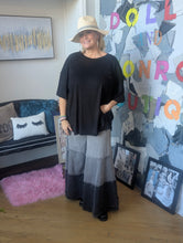 Load image into Gallery viewer, Curvy Black Ribbed Top
