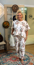 Load image into Gallery viewer, BOUQUET PRINTED SOFT SCUBA SET
