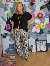 Load image into Gallery viewer, Black and Ivory Wide Leg
