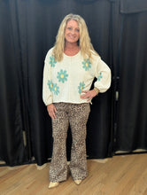 Load image into Gallery viewer, Ivory Flower Sweater
