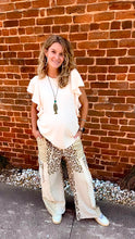 Load image into Gallery viewer, Leopard Pol Pants
