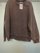 Load image into Gallery viewer, Curvy Oversized Sweatshirt
