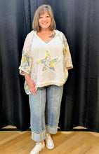 Load image into Gallery viewer, Off White V-Neck Star Shirt
