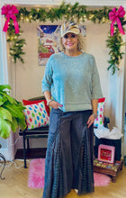 Load image into Gallery viewer, 3/4 Sleeve Sweater
